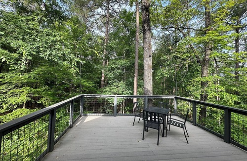Little Kowaliga House | Enjoy Fresh Air at The Barn at Grateful Cove, Lake Martin