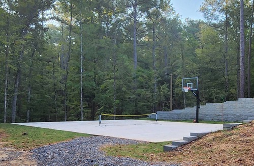 Little Kowaliga House | Enjoy Fresh Air at The Barn at Grateful Cove, Lake Martin
