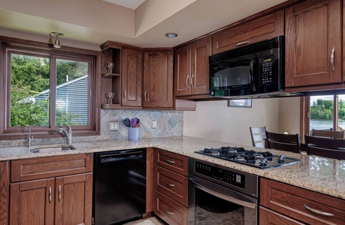Traverse City House | Enjoy the Best of Both Worlds on Beautiful Silver Lake