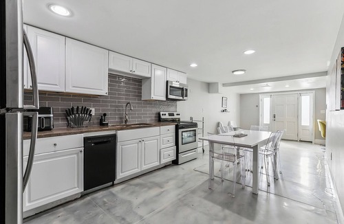 Algiers Point House | Enjoy this Fabulous Downstairs 3 bedroom apartment in Historic Algiers Point.