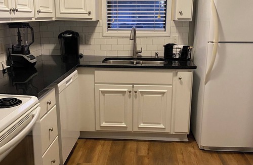 Auburn Condo | Enjoyable 2-bedroom condo walkable to Toomer's and Jordan Hare