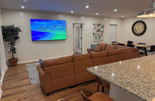 Crestview House | Entertainer’s 3-bedroom house on wooded property in Crestview near Shoal River