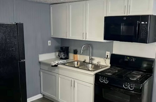 Forsyth Apartment | Entire Unit C-Adorable & Cozy-1BR
