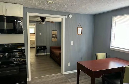 Forsyth Apartment | Entire Unit C-Adorable & Cozy-1BR