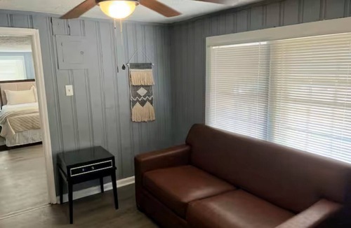 Forsyth Apartment | Entire Unit C-Adorable & Cozy-1BR