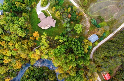 Thompsonville House | Epic Riverfront~2 Homes on 5 Acres~GameRm~HotTub~Gym~Theater~2 min to CrystalMtn