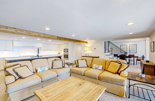 Mount Dora House | Escape the Heat! Lakefront Paradise in Mount Dora