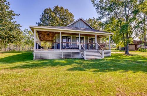 Harold House | Escape to Nature: Lakefront Jay Cottage w/Views!