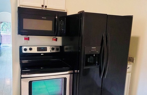 Sports Complex Villa | EverBank Stadium Jaguars Lodging House | Sleeps 17 + | Central Jacksonville