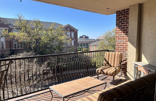 Auburn Condo | Everything Auburn, Location, Location! Views of Jordan Hare and Toomer's Corner!