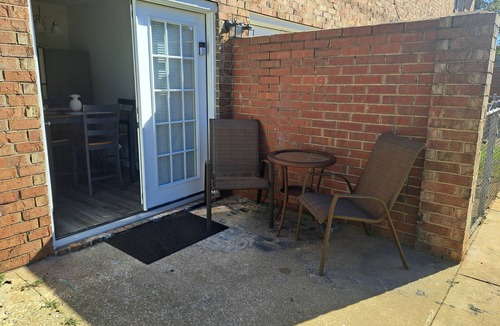 Albany Condo | Everything you need and more!