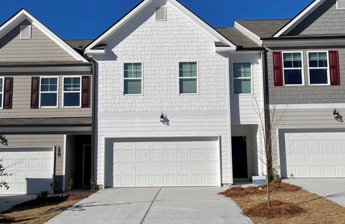 Villa Rica House | Executive 3BR Townhome, Sleeps 6, Near I-20