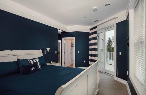 Bay Harbor Condo | Experience comfort in Bay Harbor at Nautical Dream 220, a spacious 3-bedroom condo.