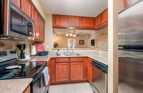 Tuscaloosa Condo | Experience Game Day Bliss at 'Crimson Traditions': Your Cozy 2-Bed Condo near The University of A.