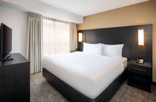 Town Center Hotel | Experience Kennesaw's Charm! 2 Relaxing 2BR Suites with Breakfast, Pet-friendly!