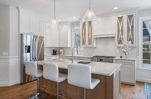 Bay Harbor House | Experience luxury at Dream Weaver 47, a spacious 4-bedroom getaway in Bay Harbor, MI.