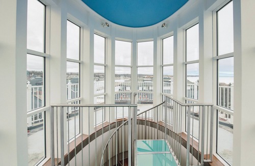 Bay Harbor Condo | Experience luxury at The Pinnacle 510 in Bay Harbor, featuring 2 King beds and stunning lake views.