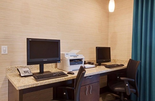 Orlando House | Experience warm hospitality and ultimate convenience at our room.