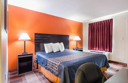 Mableton Hotel | Explore Atlanta from Stylish Mableton Getaway! Free Parking!