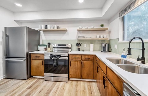 Jacksonville House | Explore Culture, Relax on Private Patio, Pet Haven