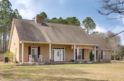 Long Beach House | Explore Gulf Coast & Beyond! Home w/Yard & Games