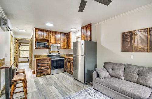 Gulfport Cottage | Explore, Shop & Unwind: Serene Gulfport Getaway