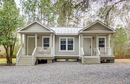 Gulfport Cottage | Explore, Shop & Unwind: Serene Gulfport Getaway