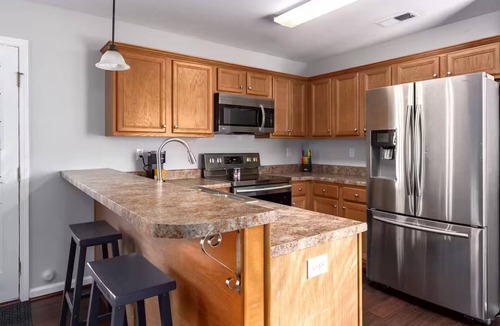Alabaster House | Explorer House - Family and Pet Friendly