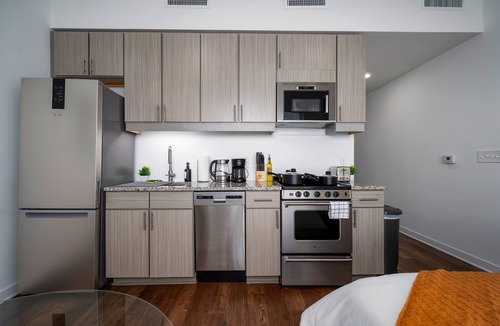 Avondale Apartment | Exquisite Studio l DT Birmingham w Private Balcony