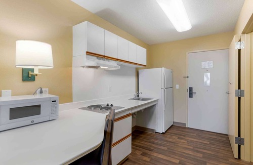 Orlando Hotel | Extended Stay America Select Suites Orlando Southpark