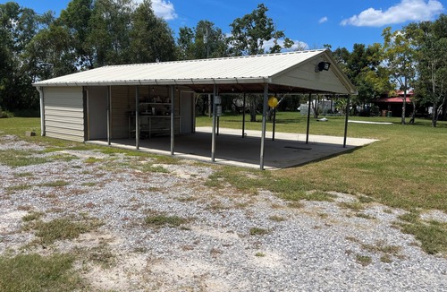 Pass Christian RV Rental | Fabulous 1-bathroom pavilion with AC and camper hookups for a relaxing getaway