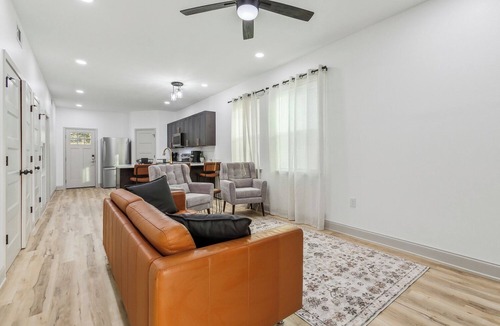 Gentilly Terrace House | Fabulous 2-bed 2 bath house with AC, Washer/Dryer, New Appliances & King Bed