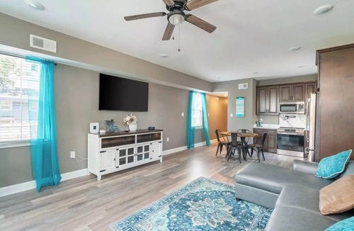 Holy Cross District House | Fabulous 3-bedroom house with AC in vibrant New Orleans