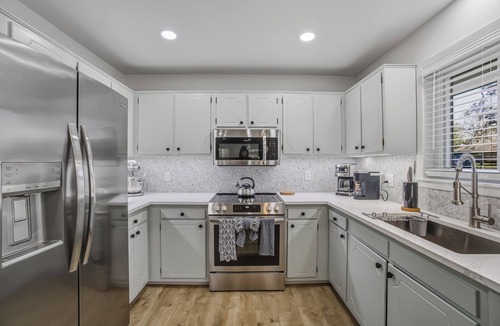 Highlands - Perkins House | Fabulous 5 Bedroom Elegance Near LSU -Single Level home with Mother-in-Law suite