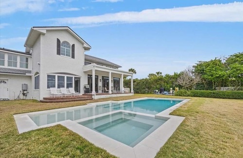 Old Ponte Vedra Beach House | Fabulous single family home in the heart of Ponte Vedra Beach!