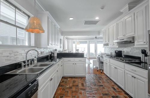 Torbert House | False River Lakefront Home with 2 King Master Suites & Private Pier