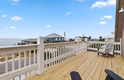 Royal Lagoons House | Family Bayfront Paradise &Fishing Dock on Dauphin Island