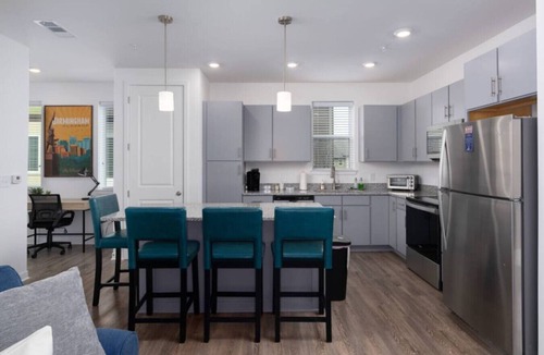 Pelham Villa | Family Escape w/Garage, Pool & Park