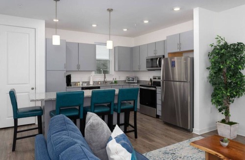 Pelham Villa | Family Escape w/Garage, Pool & Park