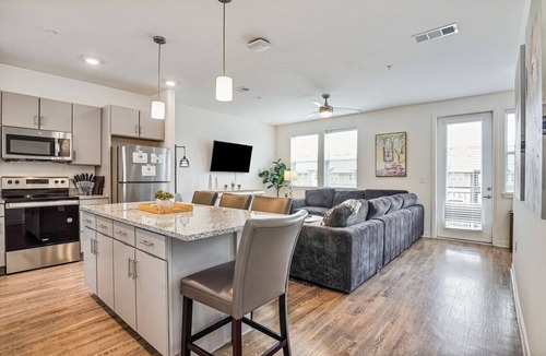Pelham Villa | Family Escape w/Garage, Pool & Gym