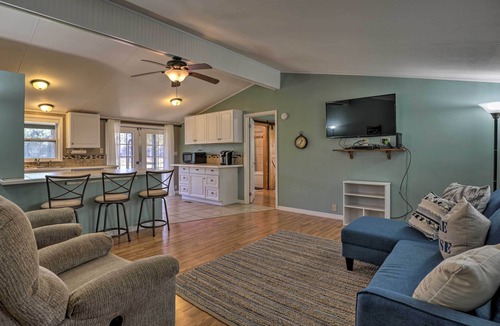 Interlachen House | Family Florida Lake House: Private Screened Porch