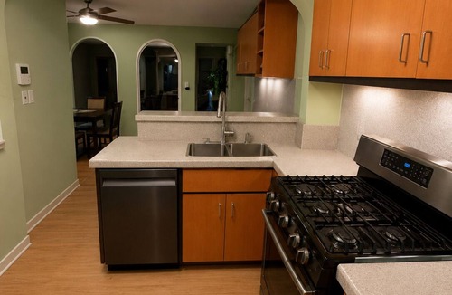 North Decatur House | Family-Friendly 4BR Cinema Retreat Near Downtown + MARTA