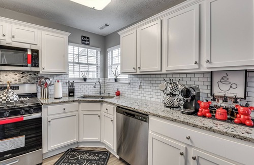 Locust Grove House | Family-Friendly Home w/Yard in Locust Grove!