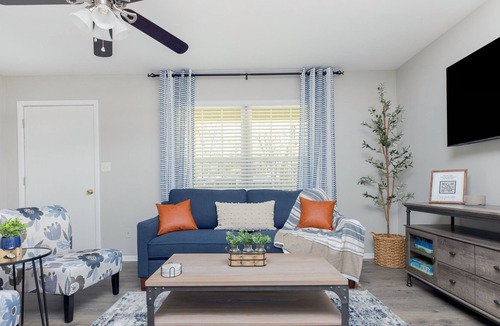 Perry House | Family Friendly | Perry Fairgrounds | Fenced Yard
