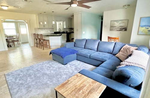 Willow Run House | Family-friendly Poolside Paradise 4bd/2bth