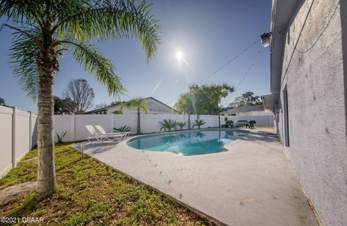 Willow Run House | Family-friendly Poolside Paradise 4bd/2bth