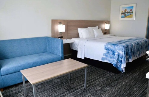 Foley Hotel | Family-Friendly Room Near Foley Sports Complex-1.2miles | Free Breakfast