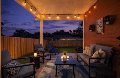 Valdosta House | FAMILY Friendly Sleeps 10 4 Bedrooms King Bed & Pets