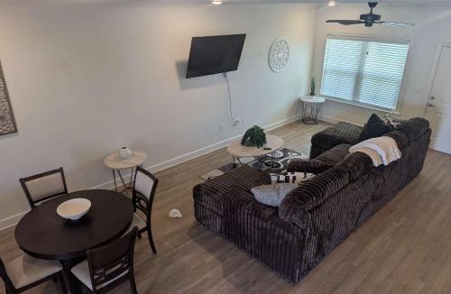 Mobile Apartment | Family Friendly Townhouse in West Mobile