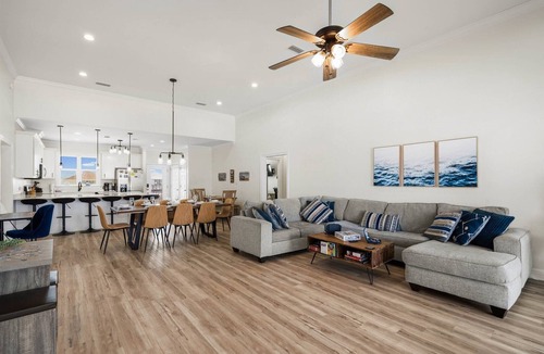 Dauphin Island House | Family Friendly Sound Front + Across the Street from the Gulf, Pet OK